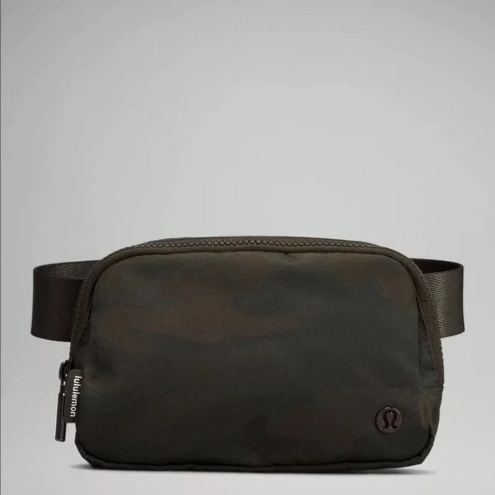 BRAND NEW Lululemon Everywhere Belt Bag | Heritage Camo